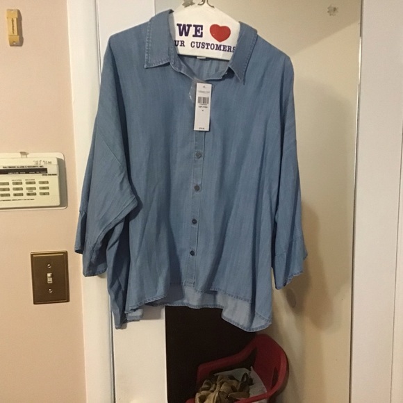 Woman’s Cropped shirt - Picture 1 of 7